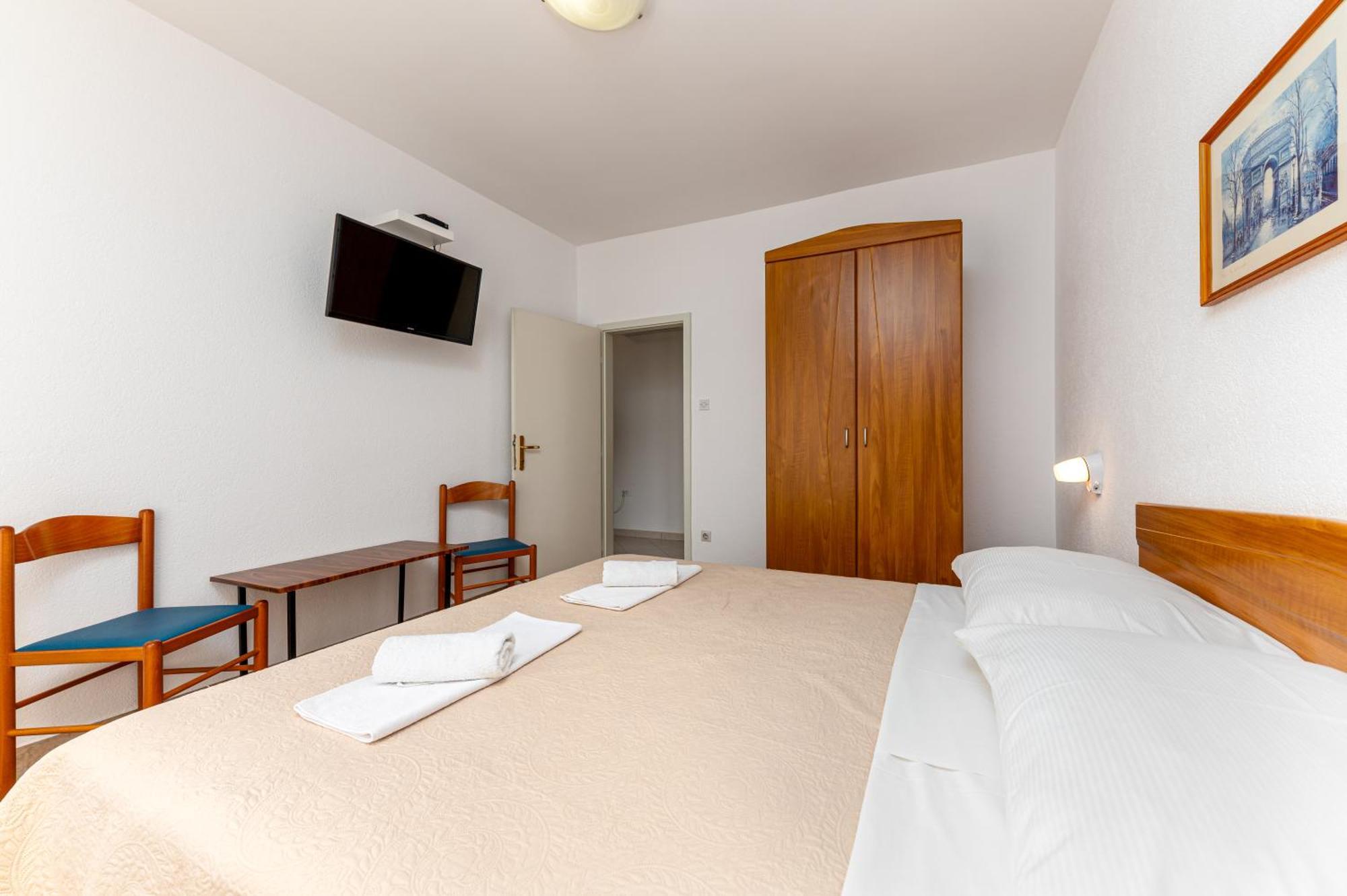Bed And Breakfast Ivona Baška Voda Esterno foto